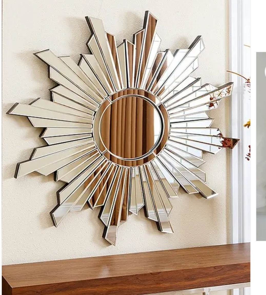 Sunburst-style faceted mirror