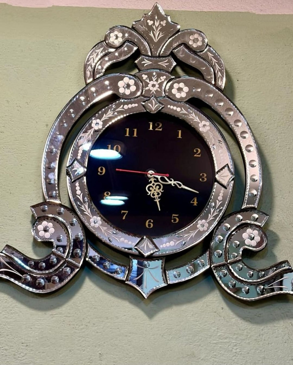 Venetian-style mirror clock design